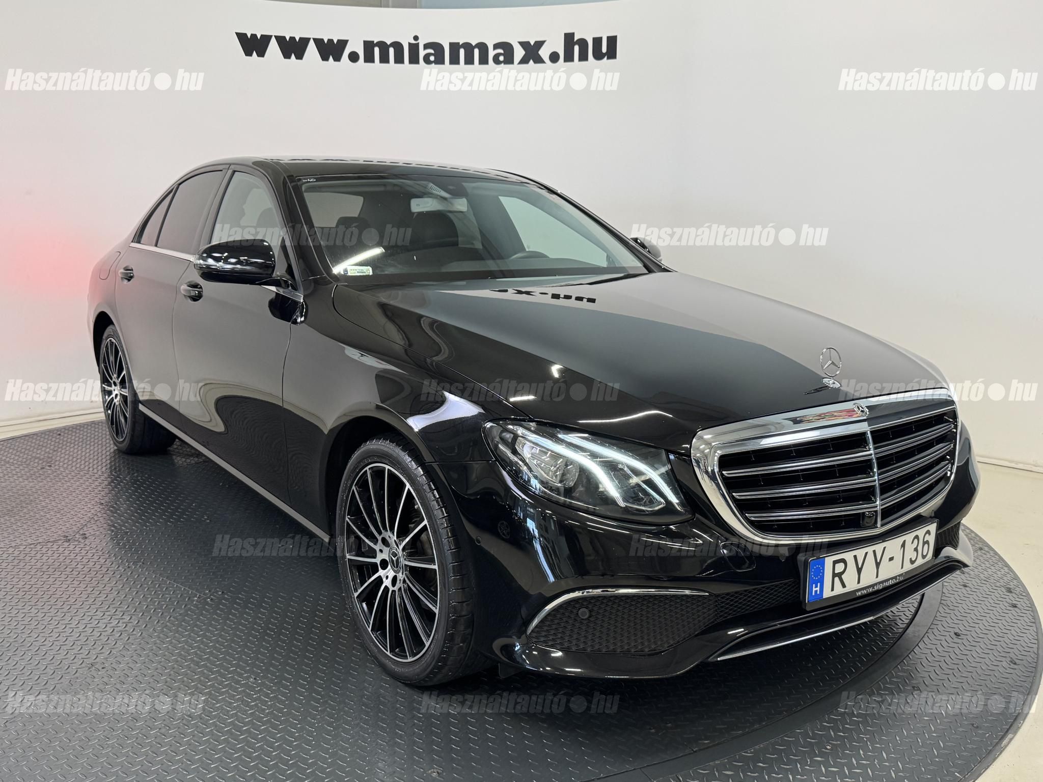 MERCEDES-BENZ E 220 2016/7 - 1