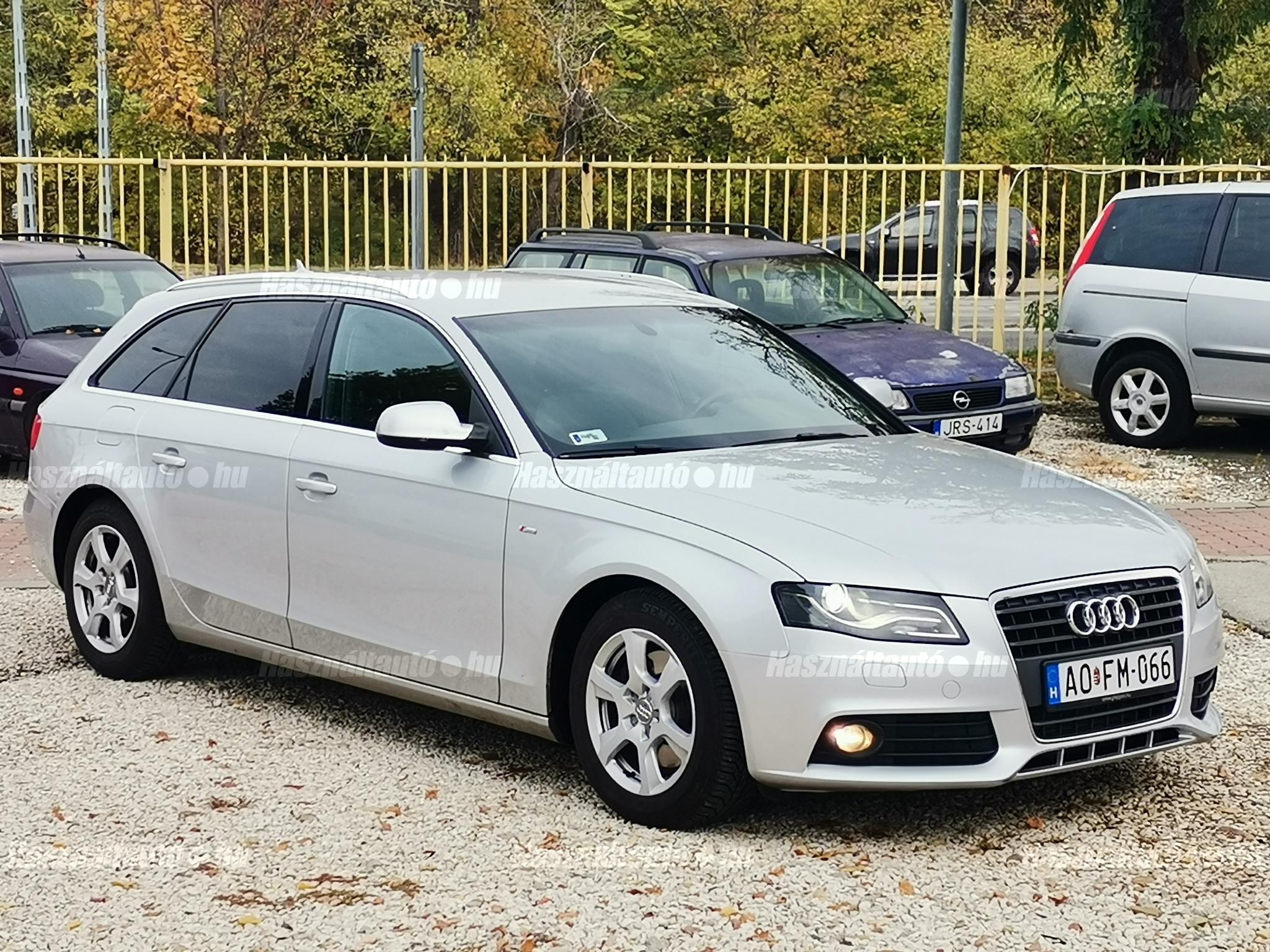 AUDI A4 2011/8 - 1