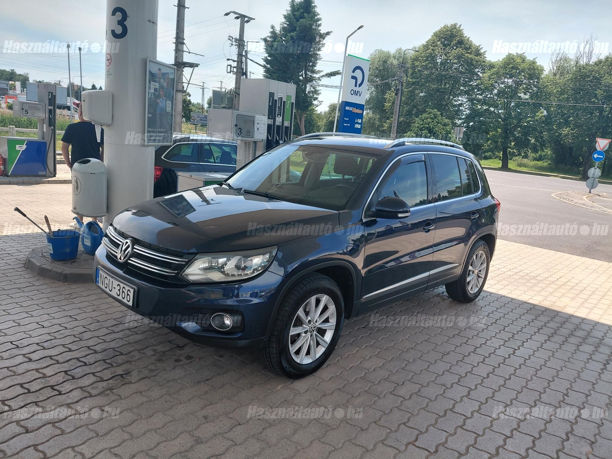 VOLKSWAGEN TIGUAN 2012 - 1