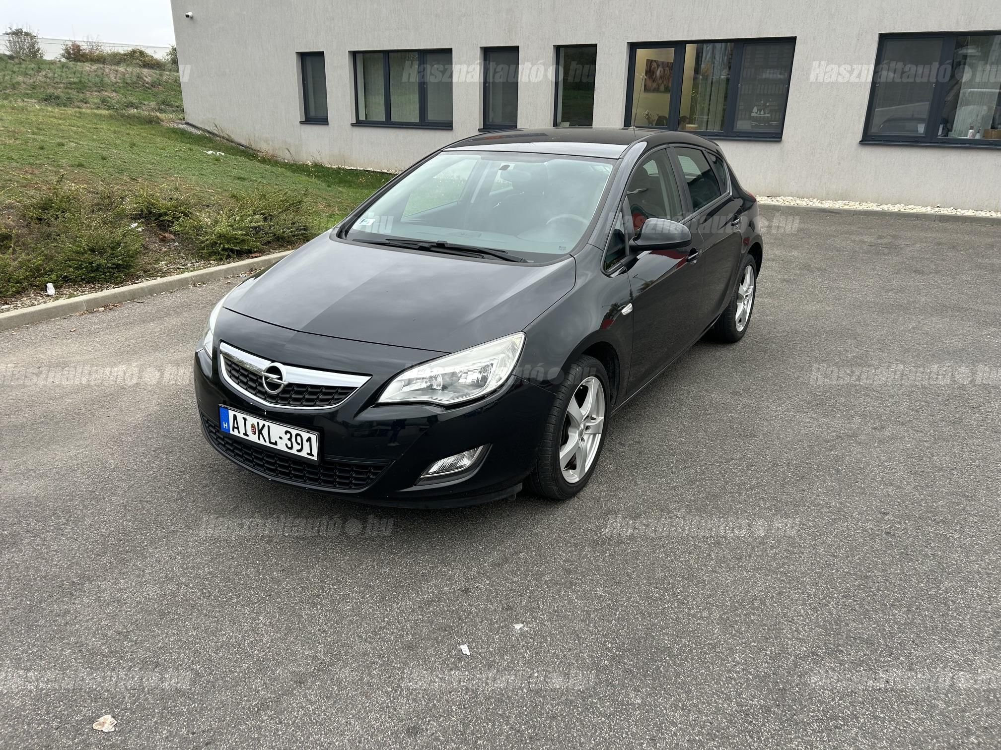 OPEL ASTRA J 2011/10 - 1