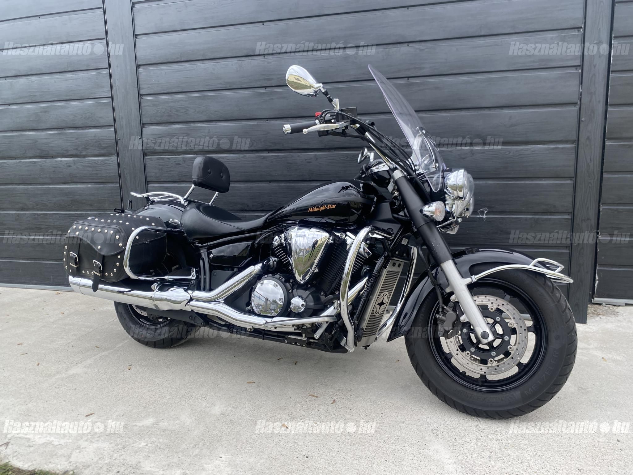 YAMAHA XVS 1300 A MIDNIGHT STAR 2016/6 - 1