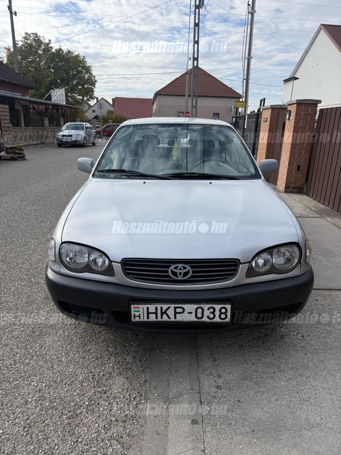 TOYOTA COROLLA 2000 - 1