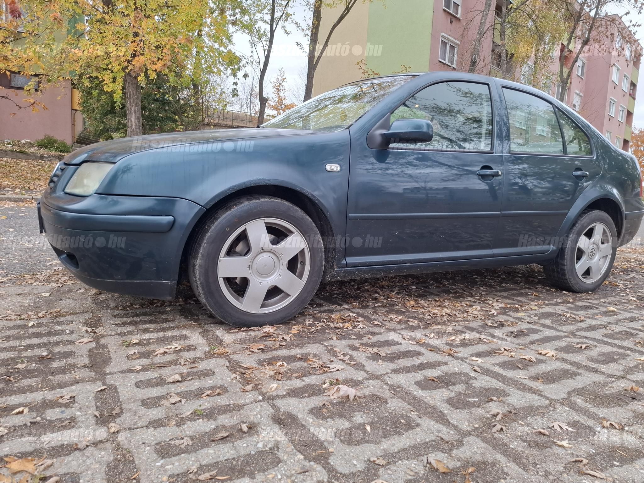VOLKSWAGEN BORA 2002/6 - 1