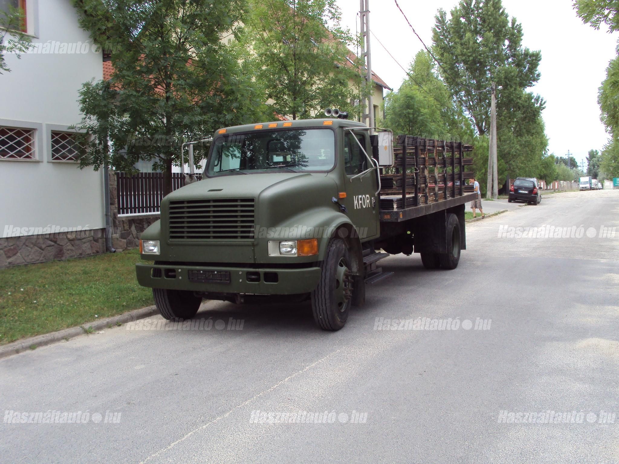 INTERNATIONAL 2000 - 1