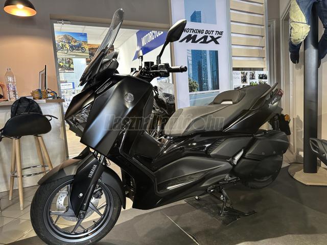 YAMAHA X-MAX 300 TECH MAX KÉSZLETEN