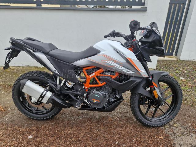 KTM 390 ADVENTURE 2024 Black/White !!!AKCIÓ!!! VEZETÉSTECHNIKAI OKTATÁS!!!