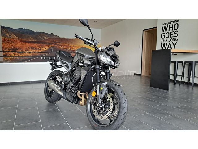 TRIUMPH STREET TRIPLE 765 R