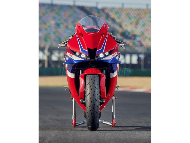 HONDA CBR 600 RR 2025-ös Fekete / Piros ELŐRENDELHETŐ