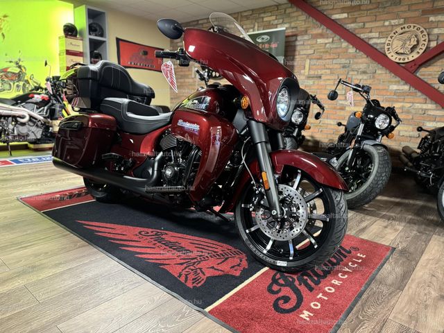 INDIAN ROADMASTER Dark Horse Maroon Metallic