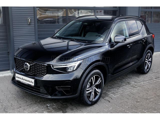 VOLVO XC40 2.0 [B3] MHEV Plus Dark DCT Raktári autó ajánlat