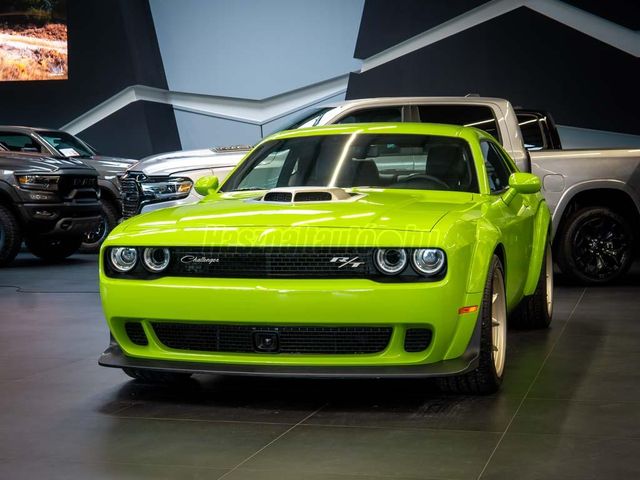 DODGE CHALLENGER 6.4 V8 R T Scat Pack Widebody (Automata) Swinger / Shaker / Plus & Tech Group