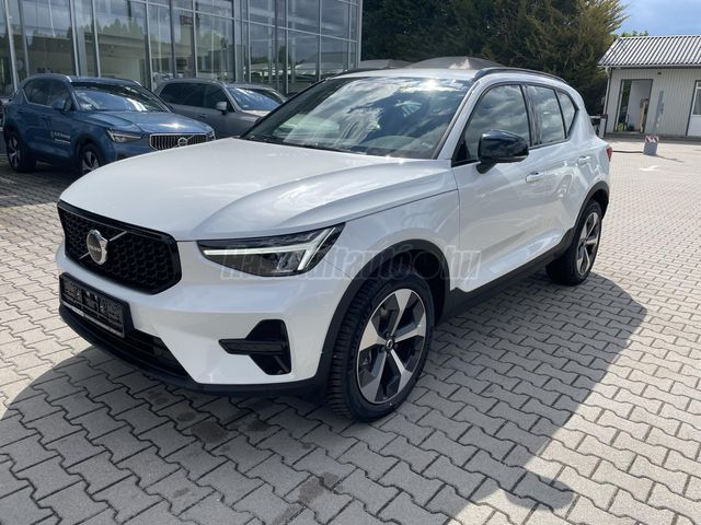 VOLVO XC40 2.0 [B3] MHEV Plus Dark DCT