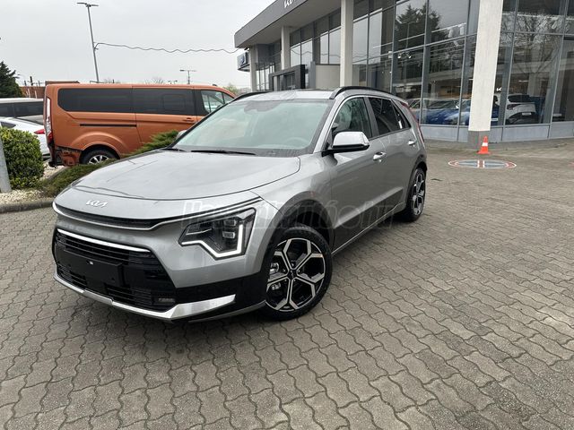 KIA NIRO 1.6 GDI HEV Platinum DCT KOMFORT CSOMAG + NAPFÉNYTETŐ