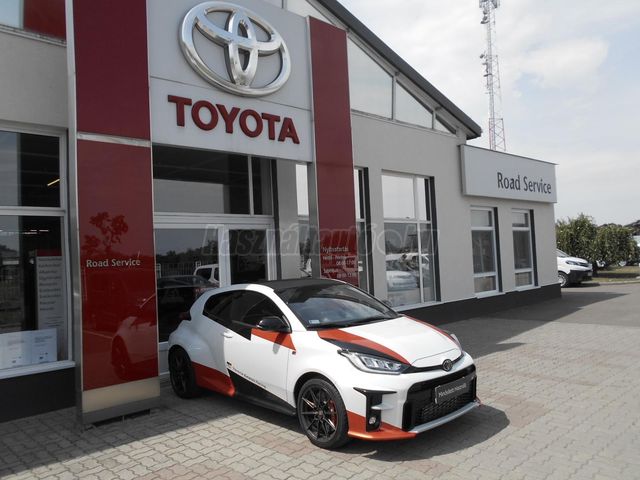 Eladó használt TOYOTA YARIS 1.6 VVT-i GR Sport 4WD, 2023/2, Fehér ...