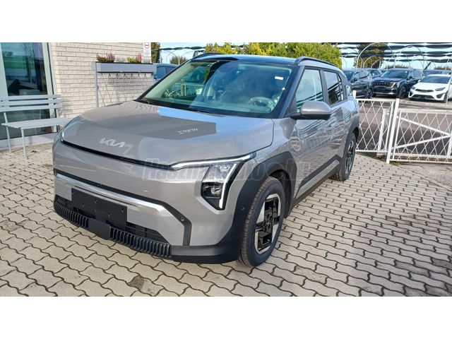 KIA EV3 EARTH PLUS+DWP CSOMAG LONG RANGE.SÖTÉTSZÜRKE AZONNAL!