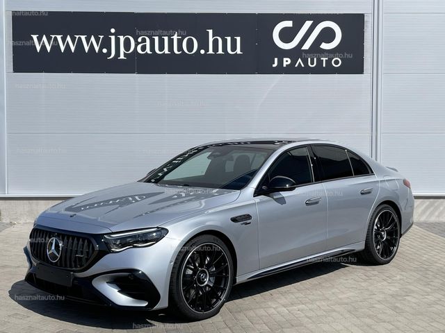 MERCEDES-AMG E 53 HYBRID 4MATIC+ Nettó: 34.271.317 Ft