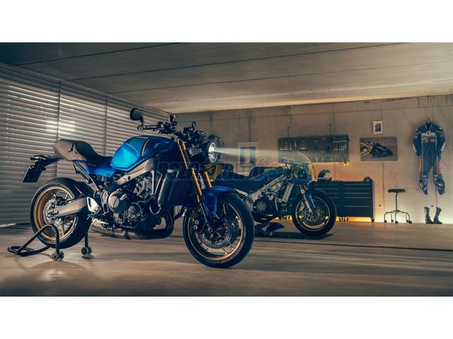 YAMAHA XSR 900