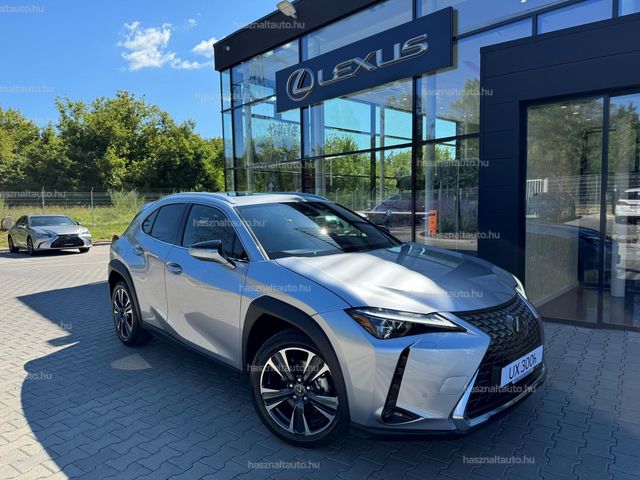 LEXUS UX 300h Prestige Plus e-CVT Sunroof