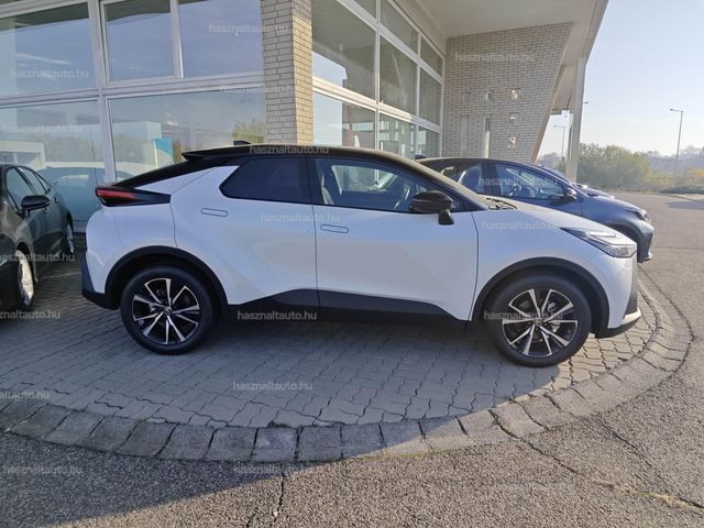 TOYOTA C-HR 2.0 Hybrid Style e-CVT Készletről!