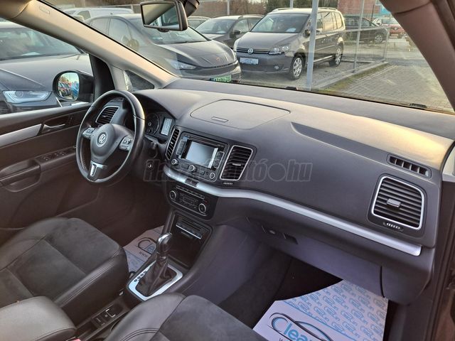 Elad Haszn Lt Volkswagen Sharan Cr Tdi Comfortline Dsg Szem Ly Pano Xenon Navi