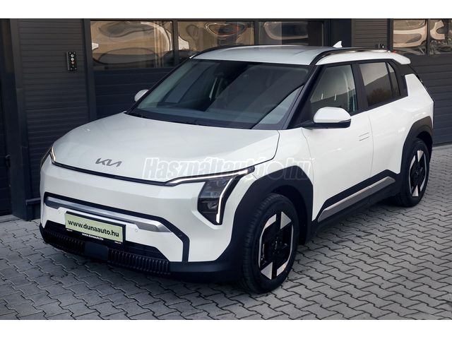 KIA EV3 81,4kWh Earth Világos belső színcsomaggal