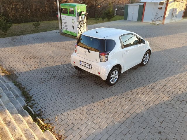 Elad Haszn Lt Toyota Iq Iq Cvt Feh R Met L Sz N Haszn Ltaut Hu