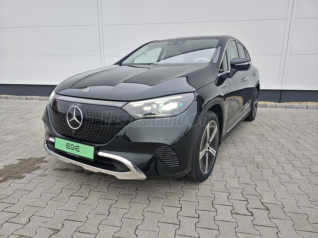 MERCEDES-BENZ EQE SUV 350 4Matic Sentiment Nettó: 28.124.975 Ft