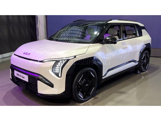 KIA EV3 81,4kWh GT Line DRIVE WISE PARK CSOMAG + NAPFÉNYTETŐ JÚNIUSI ÉRKEZÉSSEL!