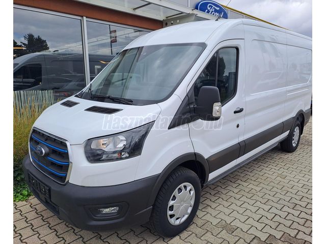 FORD TRANSIT BEV 350 MWB Trend RWD (2 személyes ) 68 kw (Automata)