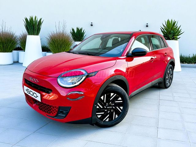 FIAT 600 1.2 MHEV eDCT Egyedi áras modell! Ajándék ülésfűtéssel!