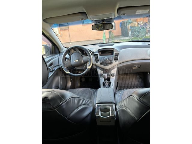 CHEVROLET CRUZE 2010 - 6