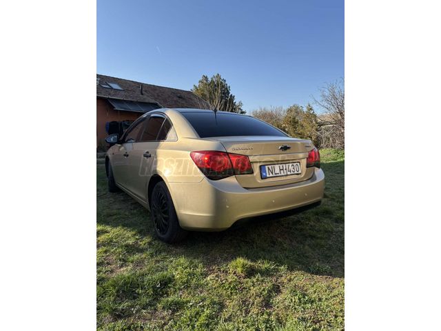 CHEVROLET CRUZE 2010 - 9