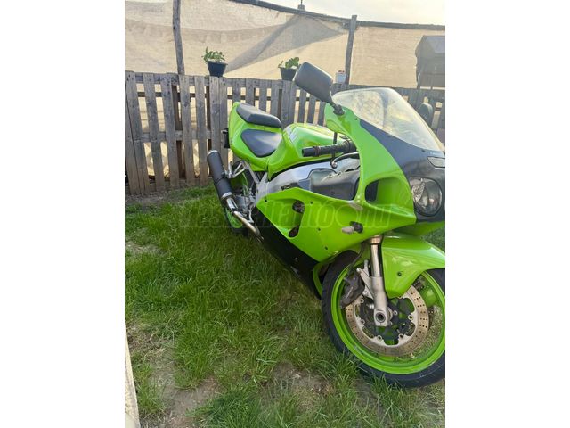 Eladó KAWASAKI ZX-7R (NINJA) 748 cm³ (1997) Motorkerékpár