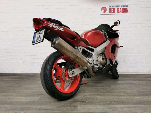 メグ Eladó KAWASAKI ZX 900 (NINJA) 899 cm³ (1999) Motorkerékpár