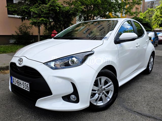 TOYOTA YARIS 1.5 Hybrid Comfort e-CVT /MAGYARO-i/30e km/