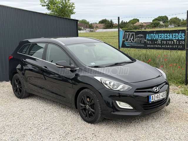 HYUNDAI I30 CW 1.6 CRDi LP Business (Automata) SZERVIZKÖNYV. GARANTÁLT KILOMÉTER. ÚJ GUMIK
