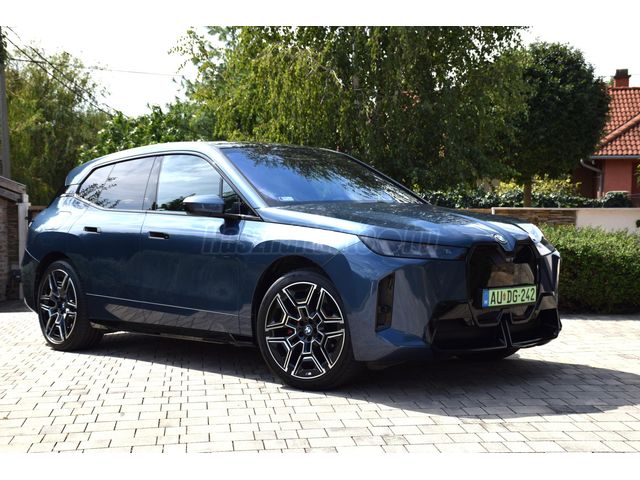 BMW IX xDrive45 94,8kWh BMW Iconic Glow//M Sport Pro//Suite Amido bőr//H/K//Sky Lounge