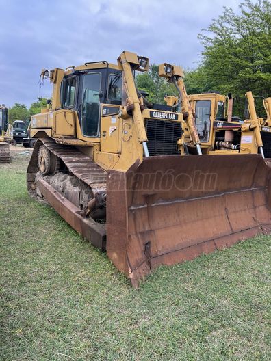 CATERPILLAR D6T
