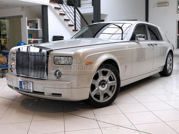ROLLS-ROYCE PHANTOM