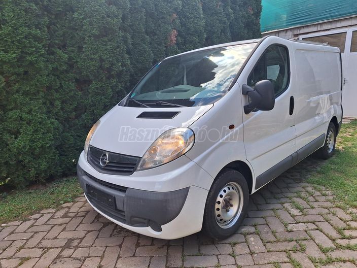 OPEL Vivaro Lakóautó / Napelemes 2000W / Vonóhorog