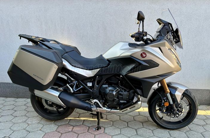 HONDA NT 1100 D
