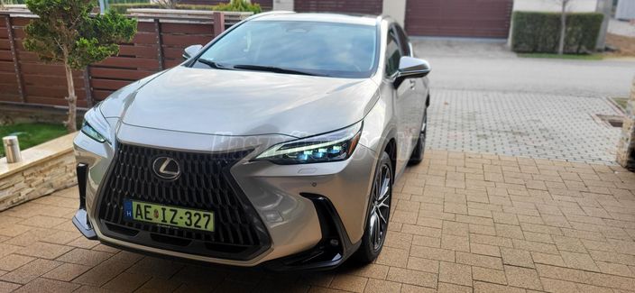 LEXUS NX 450h+ Luxury Top CVT