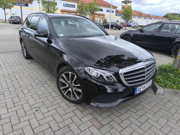 MERCEDES-BENZ E 200 d T 9G-TRONIC