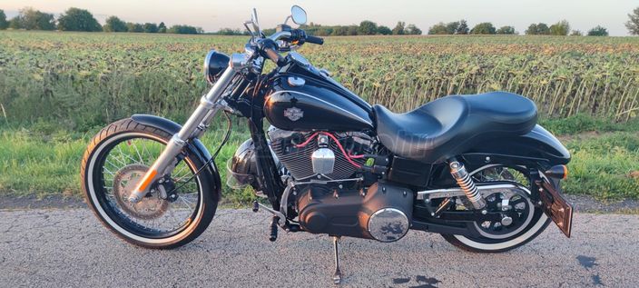 HARLEY-DAVIDSON DYNA WIDE GLIDE