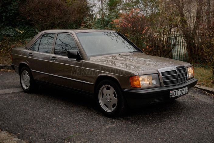 MERCEDES-BENZ 190