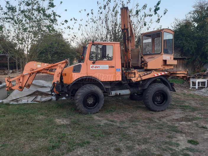 MERCEDES-BENZ Unimog