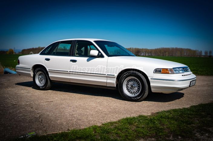 FORD CROWN VICTORIA