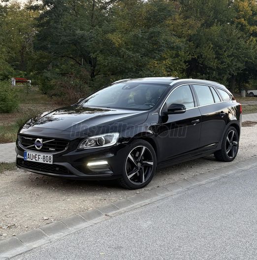 VOLVO V60 2.4 D [D6] PHEV AWD Summum Geartronic