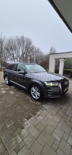 AUDI Q7 50 TDI S line quattro Tiptronic ic [7 személy]