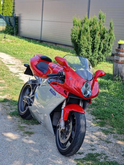 MV AGUSTA F4 750